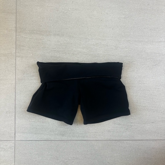 LULULEMON SHORTS - Picture 2 of 4